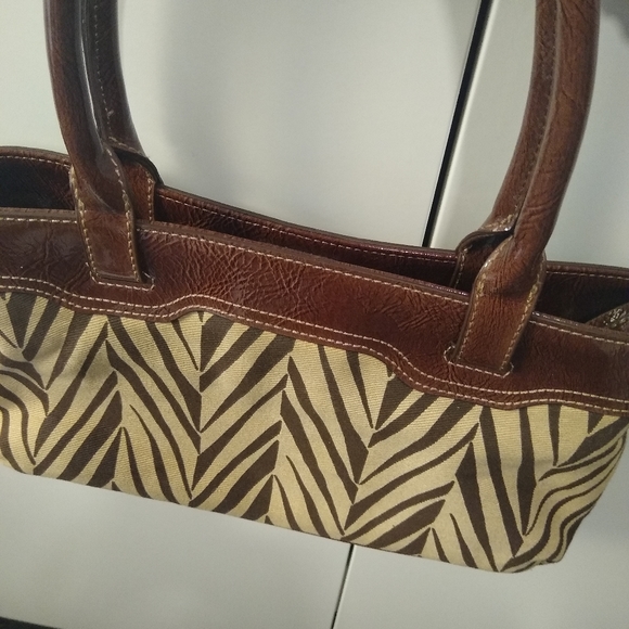 🌿 3/$15🌿EUC⚡Liz Claiborne small shoulder bag - Picture 4 of 14